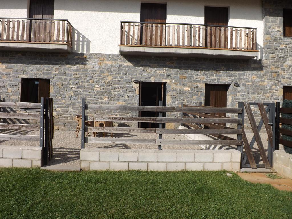 Roca Nevada Suites Villanúa Eksteriør bilde