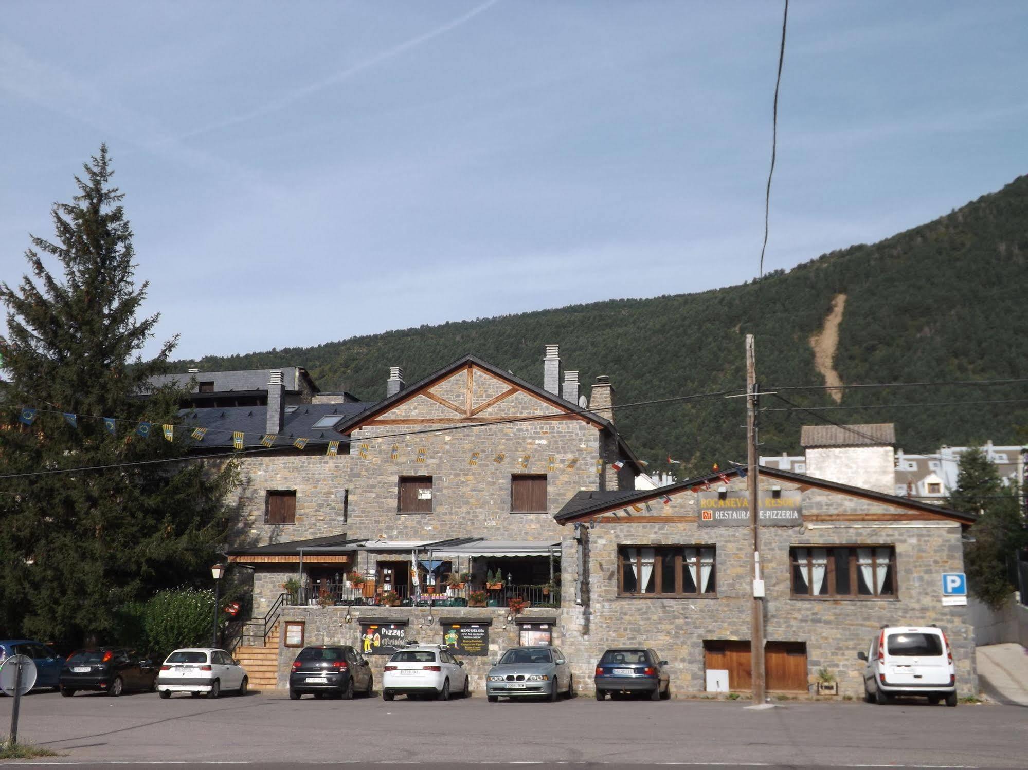 Roca Nevada Suites Villanúa Eksteriør bilde