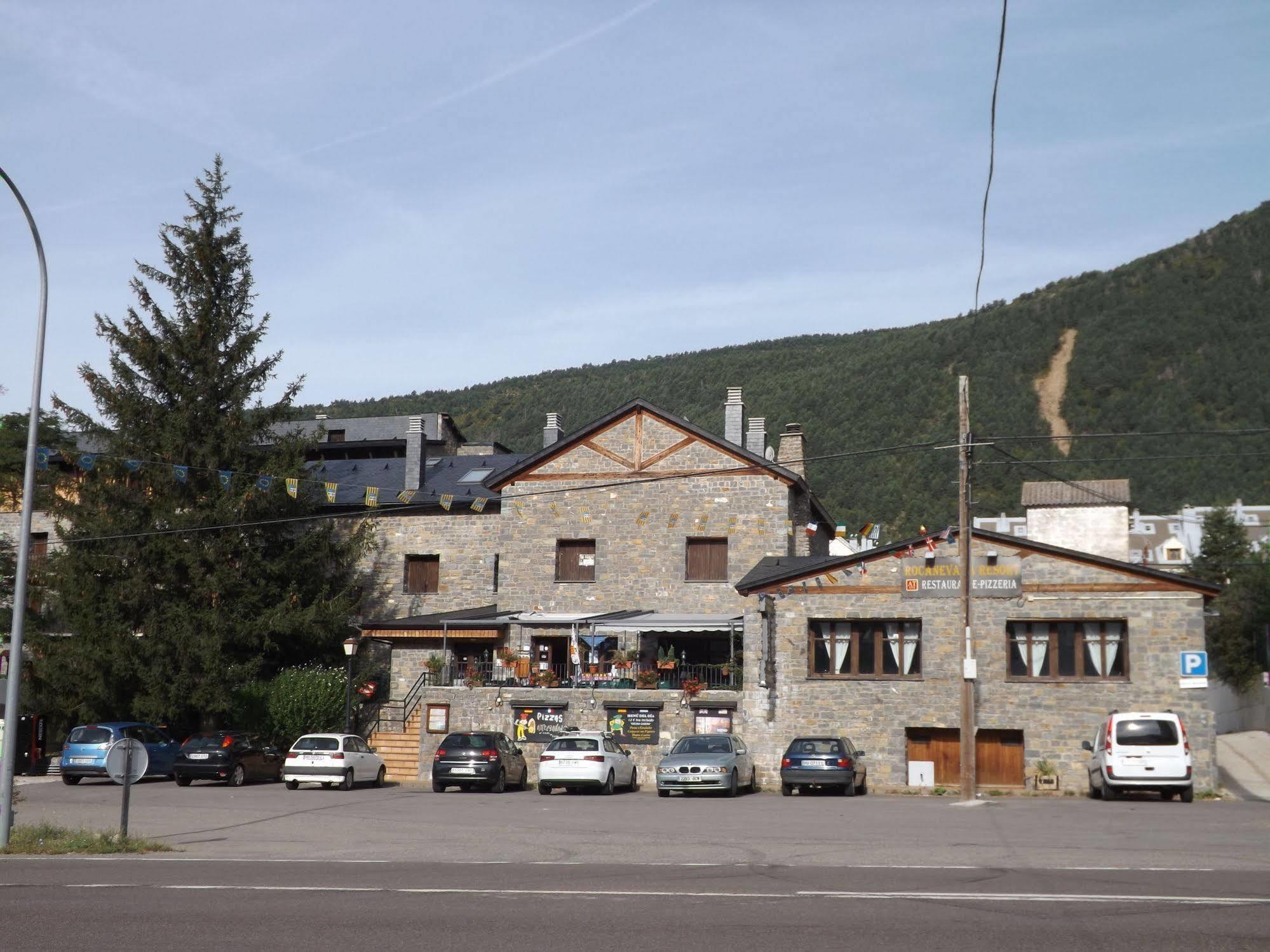 Roca Nevada Suites Villanúa Eksteriør bilde